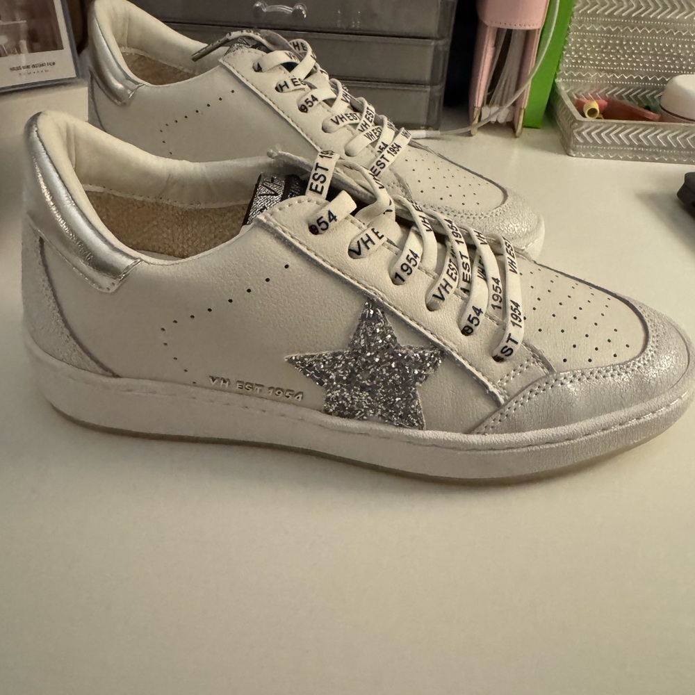 Vintage Havana tennis shoe (like Golden Goose)